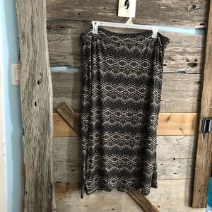 𝅺plus size 1X Fold over waistband, maxi skirt